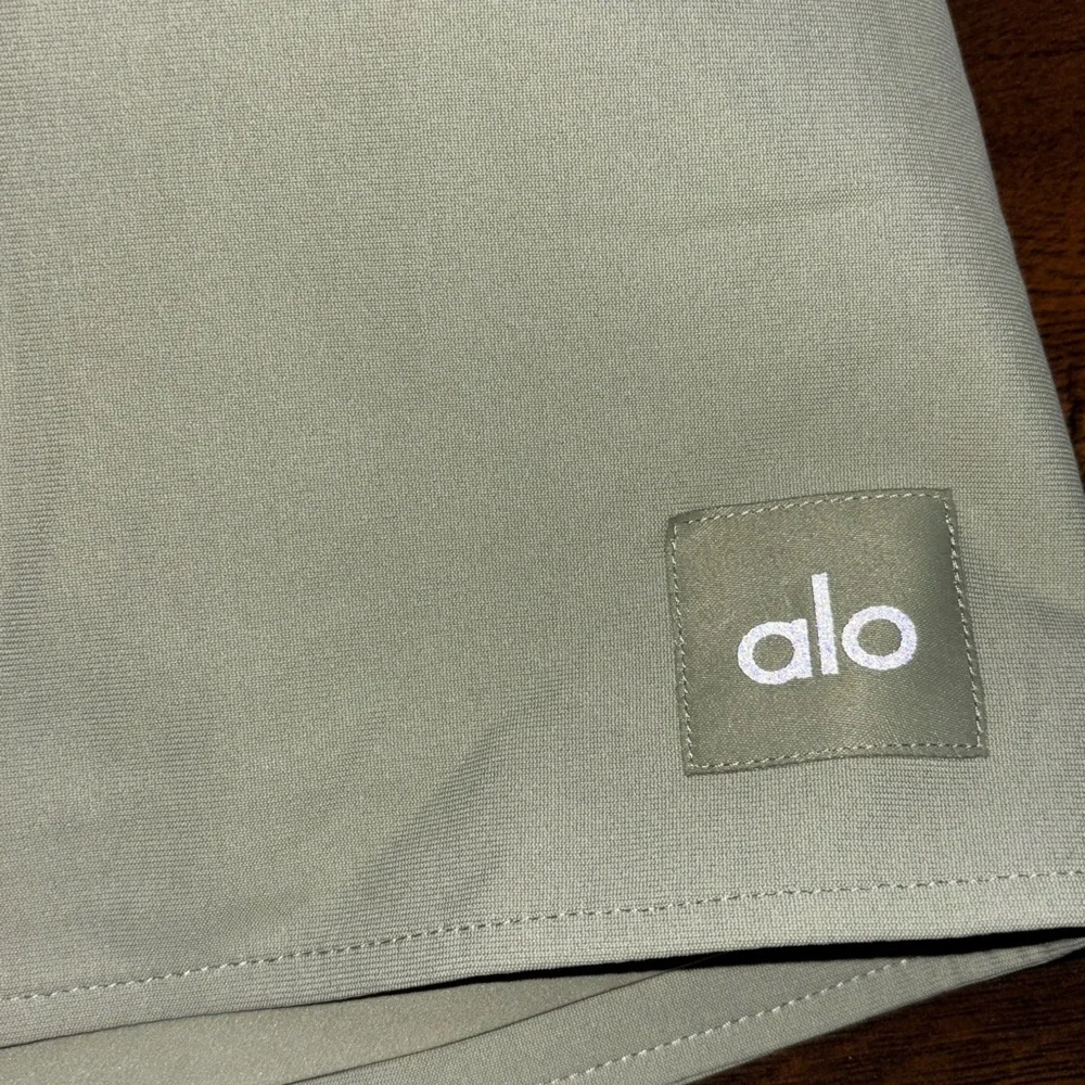 ALO | LIGHT GREEN HIGH SPEED MINI SKIRT IN LIMESTONE | XS